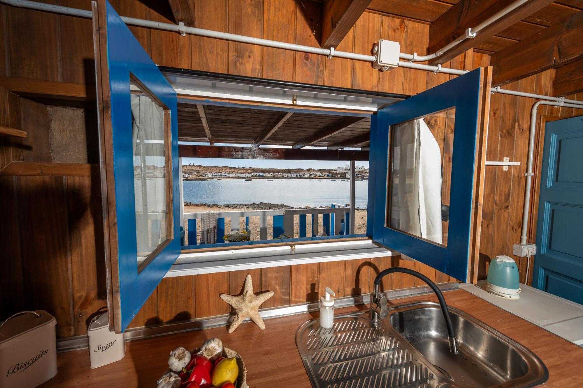 Cabin In Front Of Idyllic Majanicho Beach Экстерьер фото