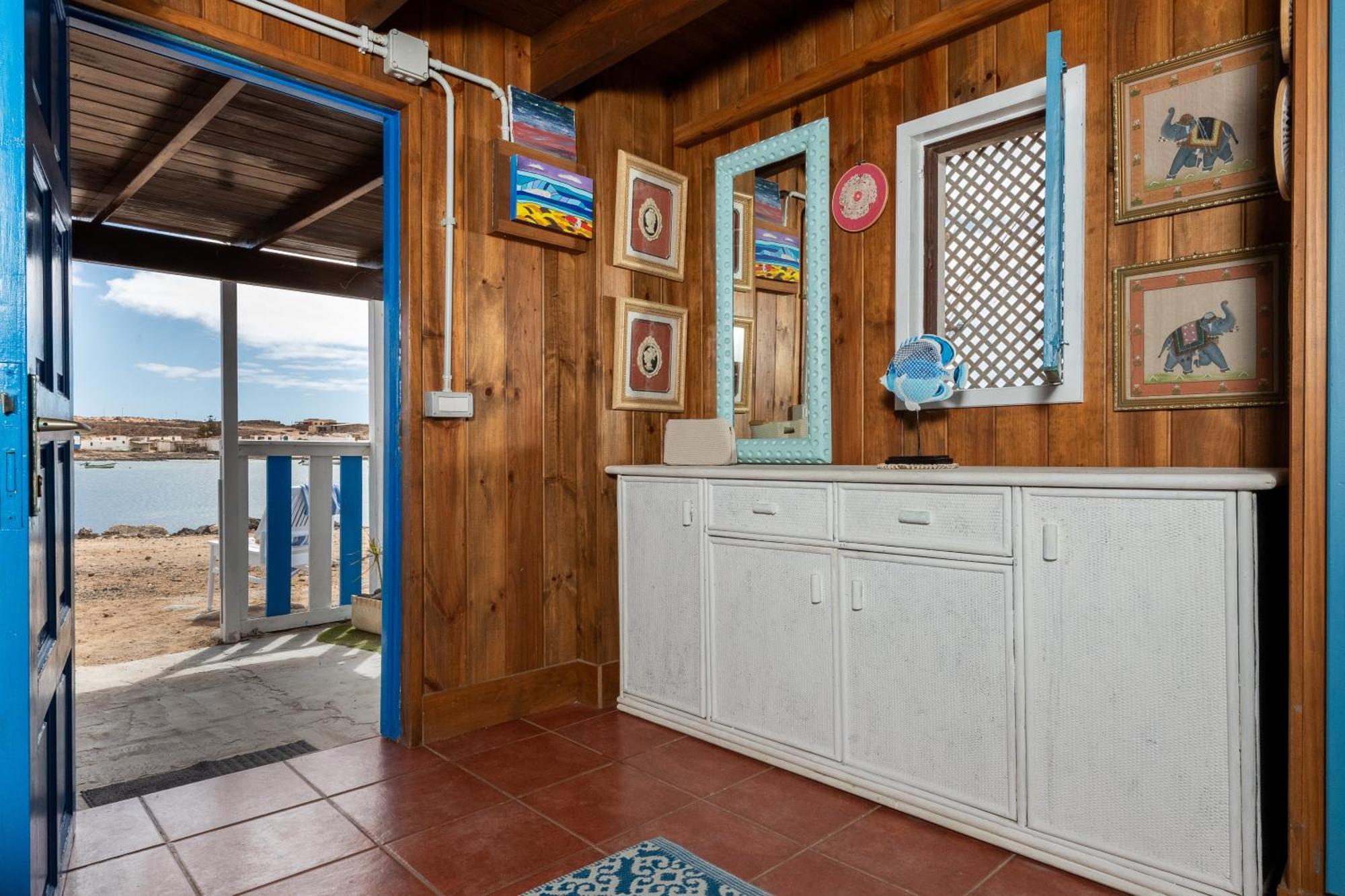 Cabin In Front Of Idyllic Majanicho Beach Экстерьер фото